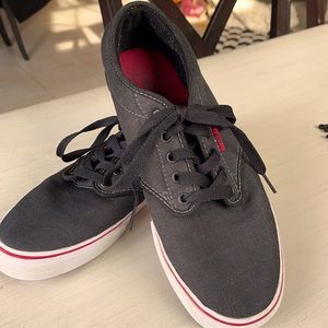 Men’s Van sneakers. Size 11